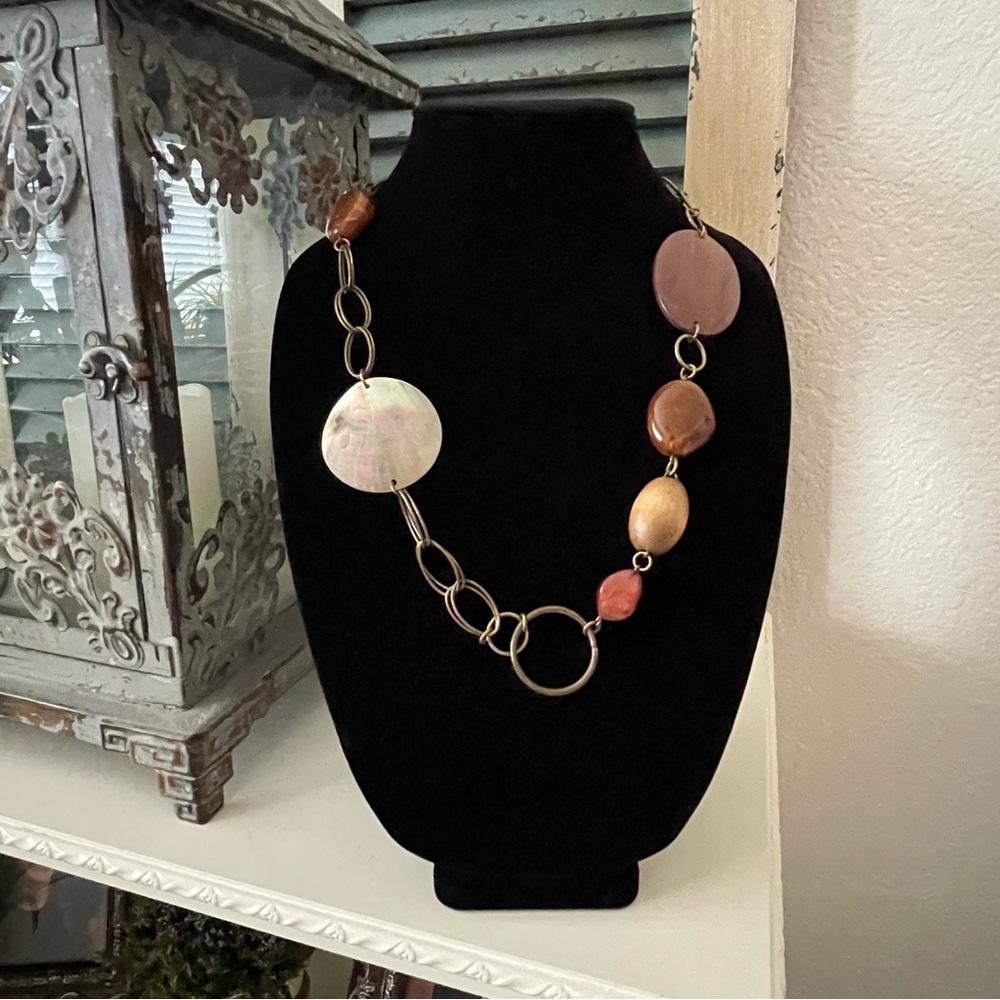 Chic Multi-Color Shell and Bead Necklace